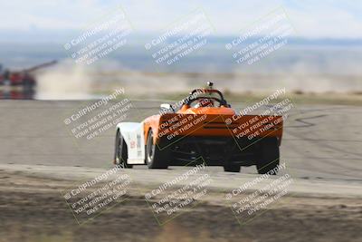 media/Oct-26-2025-CalClub SCCA (Sun) [[8ce1e69566]]/Group 6/Grapevine/